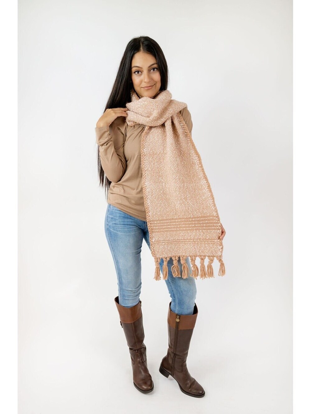 Scarf Woven on the Loom by Hand. Made by artisans from Argentina.